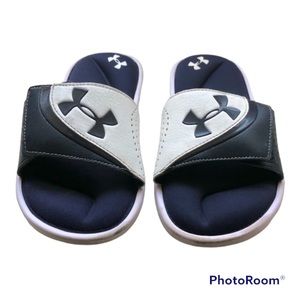 Under armor cushion slides with Velcro size3
